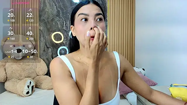 Snapshot of scarlett_lumi chatting on February 23, 9:39 am scarlett lumi online show from February 23, 9:39 am