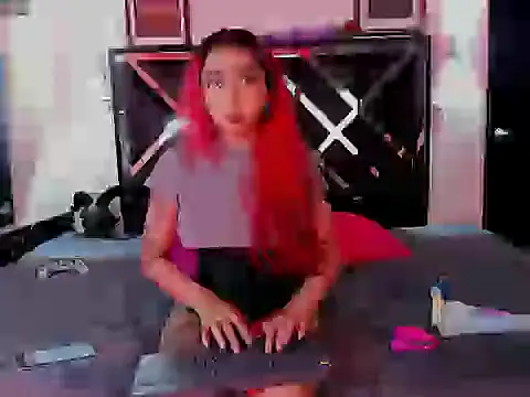 poyson ivy online show from April 14, 9:10 pm