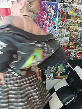 Snapshot of lady_polka chatting on February 25, 5:44 pm lady polka online show from February 25, 5:44 pm