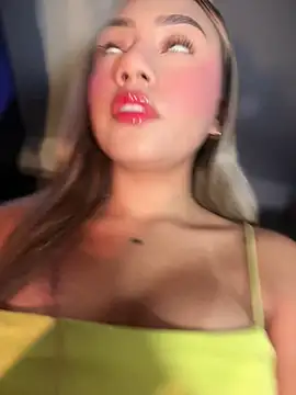 Dulce Sofi  online show from April 13, 10:37 pm