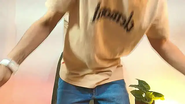 Eliassalvatore  online show from May 23, 1:26 pm