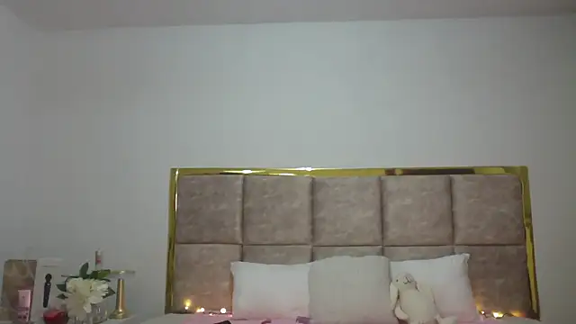 RebecaPalmer online show from March 15, 5:35 am