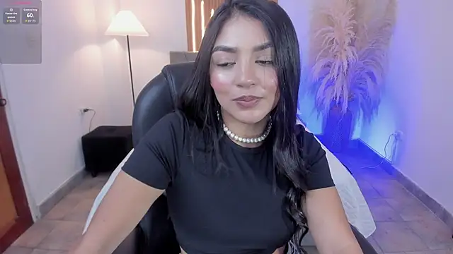 Snapshot of sara_stormy chatting on February 20, 1:33 pm sara stormy online show from February 20, 1:33 pm