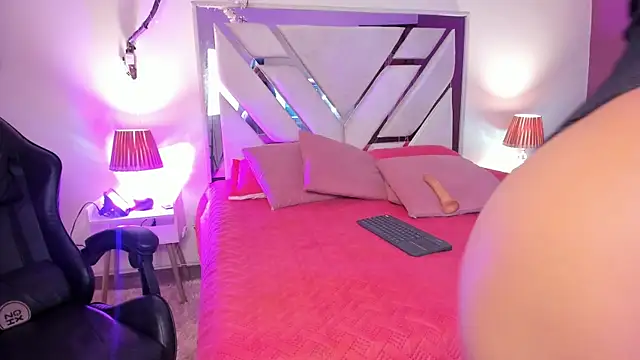 Snapshot of Esmeralda_carrascal chatting on March 3, 3:23 am Esmeralda carrascal online show from March 3, 3:23 am