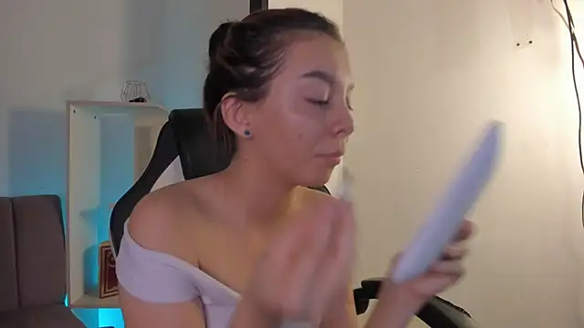 MelLove  online show from February 19, 7:54 pm