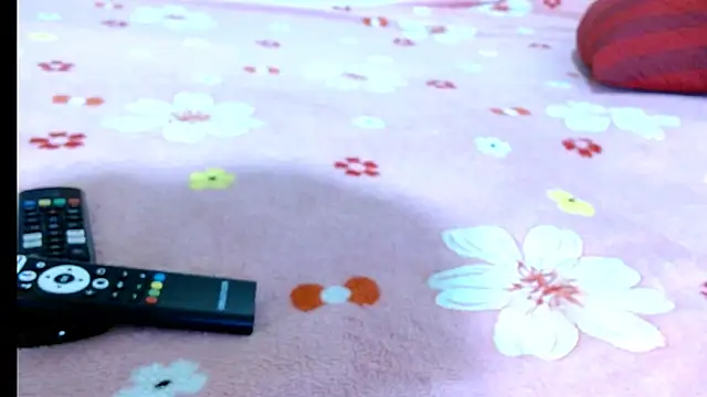 valkahot20 online show from March 22, 5:33 am