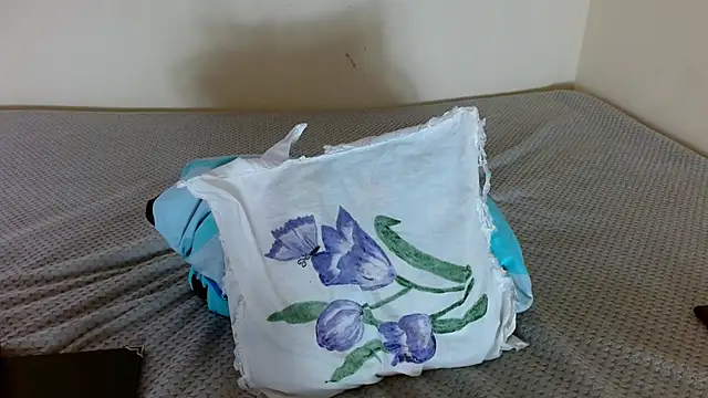 valkahot20 online show from March 30, 2:40 pm