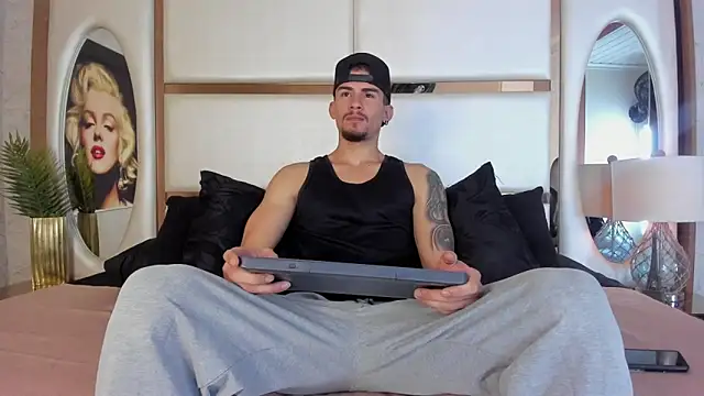 SharonTygaX online show from March 10, 2:33 pm