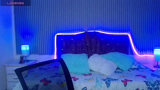 Snapshot of mariana_bigboobs2 chatting on February 20, 3:47 am mariana bigboobs2 online show from February 20, 3:47 am