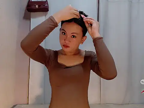 Snapshot of Sofia_Sweetheart18 chatting on July 20, 3:32 am Sofia Sweetheart18 online show from July 20, 3:32 am