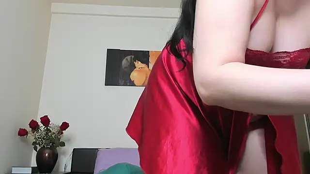 GoldenLunaa online show from April 8, 4:23 am