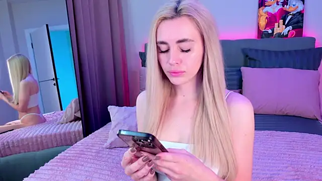Snapshot of Rossy_X chatting on June 13, 1:14 am Rossy X online show from June 13, 1:14 am