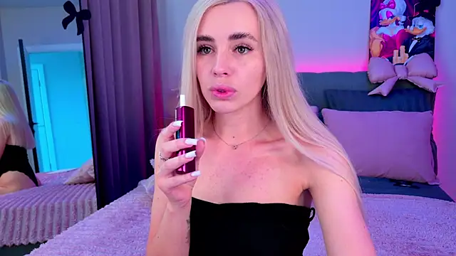 Snapshot of Rossy_X chatting on July 3, 12:17 am Rossy X online show from July 3, 12:17 am