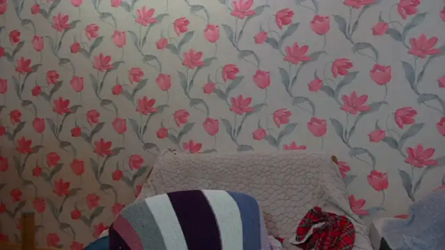 DorathyScaggs online show from April 10, 4:23 pm