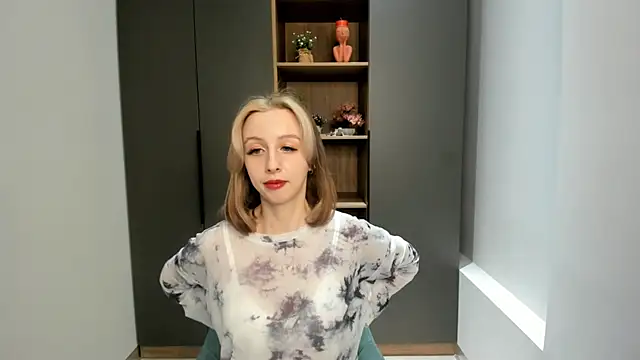 Snapshot of EugeniaEarl chatting on February 20, 6:10 am EugeniaEarl online show from February 20, 6:10 am