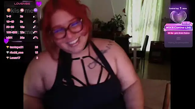 Snapshot of MagicCurves chatting on May 27, 11:07 am MagicCurves online show from May 27, 11:07 am