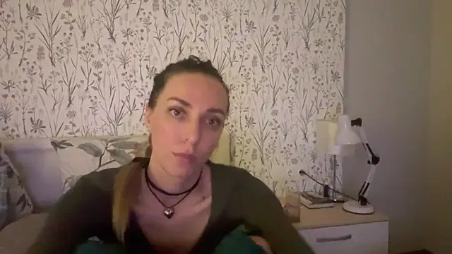 Snapshot of SarahStevens chatting on April 5, 3:53 pm SarahStevens online show from April 5, 3:53 pm