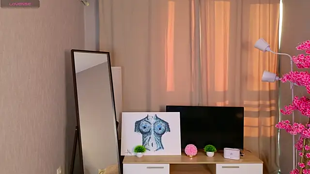 Snapshot of PhantommLadyy chatting on May 13, 3:53 pm PhantommLadyy online show from May 13, 3:53 pm