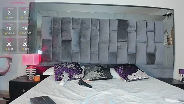 Salem Smith  online show from April 9, 11:48 am