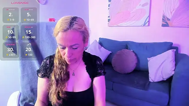 Snapshot of Ivonne_4 chatting on May 24, 1:16 pm Ivonne 4 online show from May 24, 1:16 pm