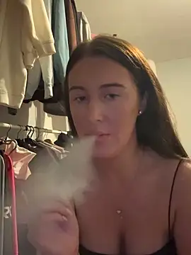 Snapshot of PinkVelvetx chatting on March 3, 9:42 pm PinkVelvetx online show from March 3, 9:42 pm