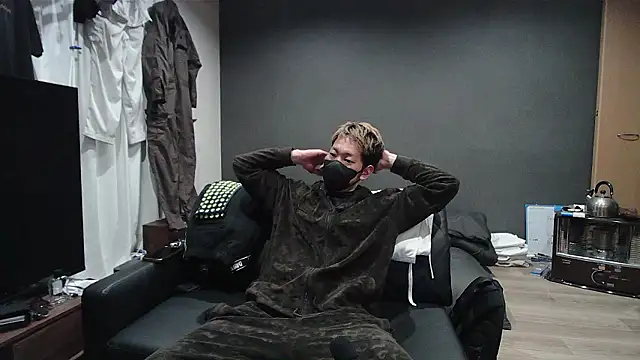 ryuaaaaa online show from April 14, 1:50 pm