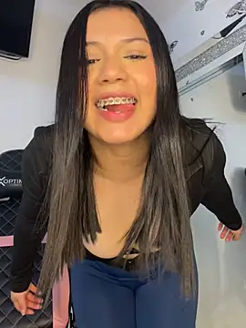 scarleth marquezz online show from May 1, 2:49 am