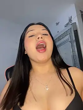 scarleth marquezz online show from May 20, 2:40 am