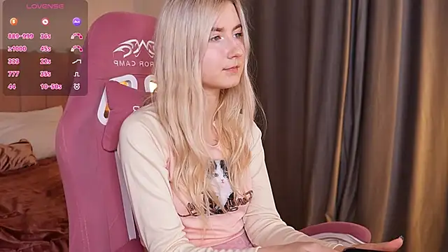 Aiko Takana online show from February 19, 4:58 pm