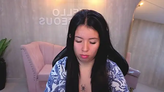 Snapshot of Kylia_a chatting on June 10, 1:28 am Kylia a online show from June 10, 1:28 am
