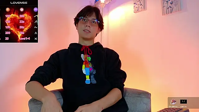 lui x dust online show from March 19, 4:05 am