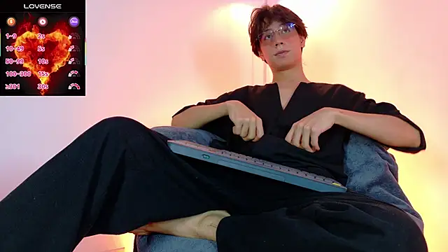 lui x dust online show from March 20, 3:55 am