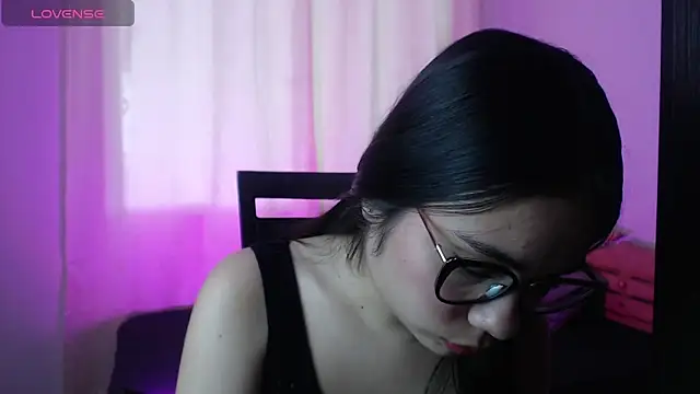 Snapshot of _Moon_rose chatting on February 26, 1:43 pm Moon rose online show from February 26, 1:43 pm