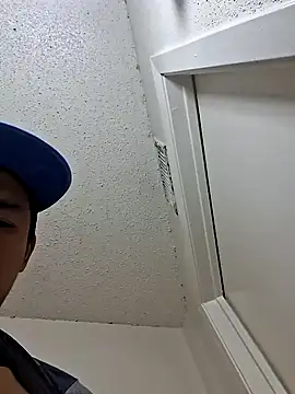 Snapshot of gueboloco2626 chatting on March 3, 1:06 pm gueboloco2626 online show from March 3, 1:06 pm