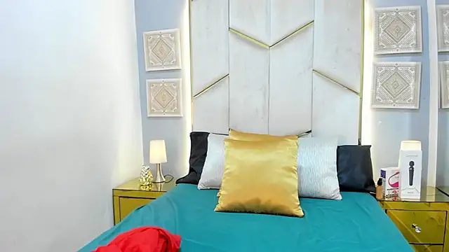 KarinaaCoxx online show from February 24, 1:09 pm