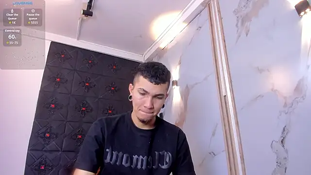 Logan and Reachel online show from March 23, 7:29 pm