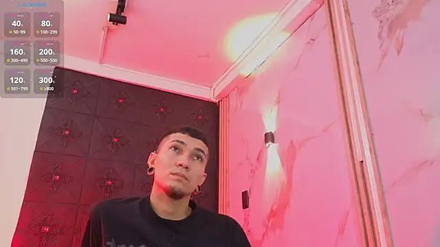 Logan and Reachel online show from April 5, 7:22 pm