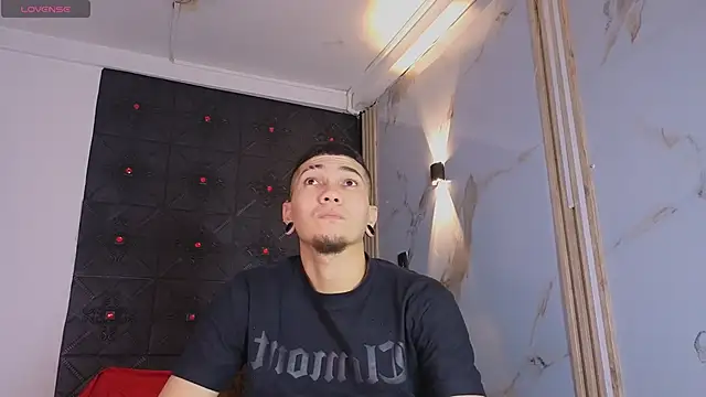 Logan and Reachel online show from April 15, 11:28 am