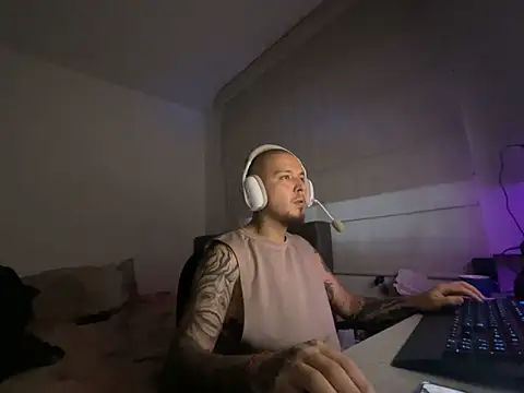 Maximo Garcia17 online show from February 19, 11:12 pm