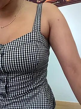 Snapshot of DulceCaroX chatting on May 19, 12:33 pm DulceCaroX online show from May 19, 12:33 pm