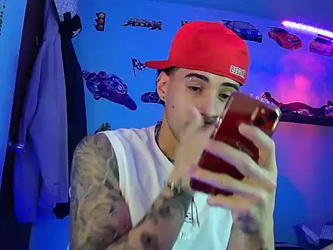 Snapshot of TOMAS_CONOR chatting on February 19, 1:45 am TOMAS CONOR online show from February 19, 1:45 am