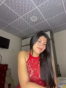 latinasoftie online show from August 5, 3:42 am