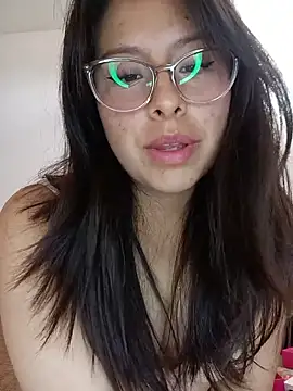 Snapshot of Rosyshadow chatting on May 15, 7:10 pm Rosyshadow online show from May 15, 7:10 pm