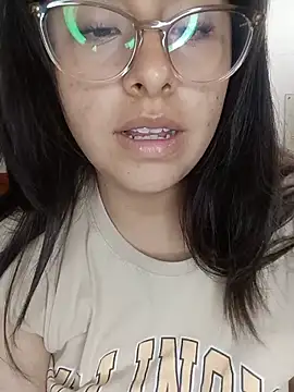 Snapshot of Rosyshadow chatting on May 30, 8:28 pm Rosyshadow online show from May 30, 8:28 pm