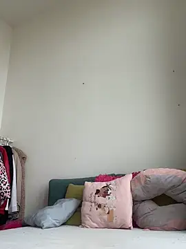 Snapshot of bratzdoll94 chatting on March 2, 10:00 am bratzdoll94 online show from March 2, 10:00 am