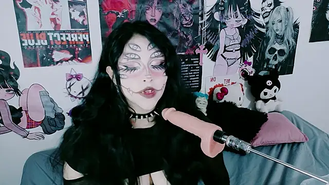 Snapshot of angeldust_777 chatting on July 4, 11:00 pm angeldust 777 online show from July 4, 11:00 pm