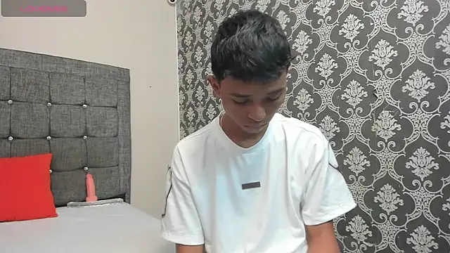 Little Twink19x online show from March 13, 7:09 pm