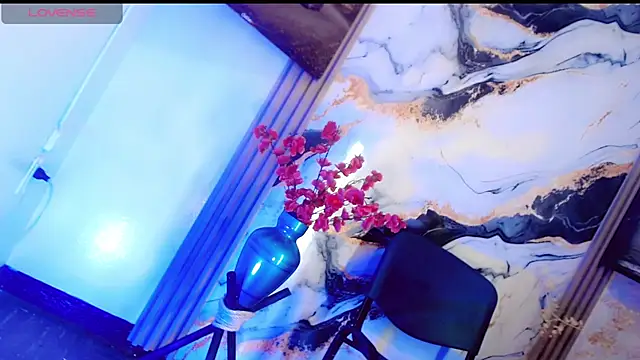 Alondra Wile online show from April 9, 7:30 pm