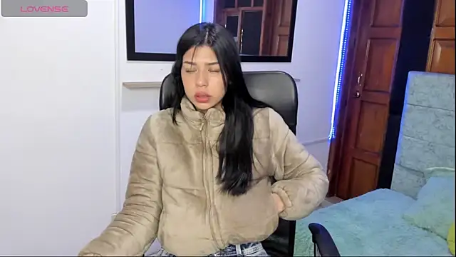 Snapshot of Aysha_winxs chatting on February 28, 3:18 am Aysha winxs online show from February 28, 3:18 am