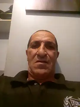 Snapshot of Massinissa75 chatting on June 2, 6:43 pm Massinissa75 online show from June 2, 6:43 pm